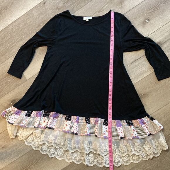 Black Tunic with Ruffle Bottom | S | Umgee - Picture 11 of 11